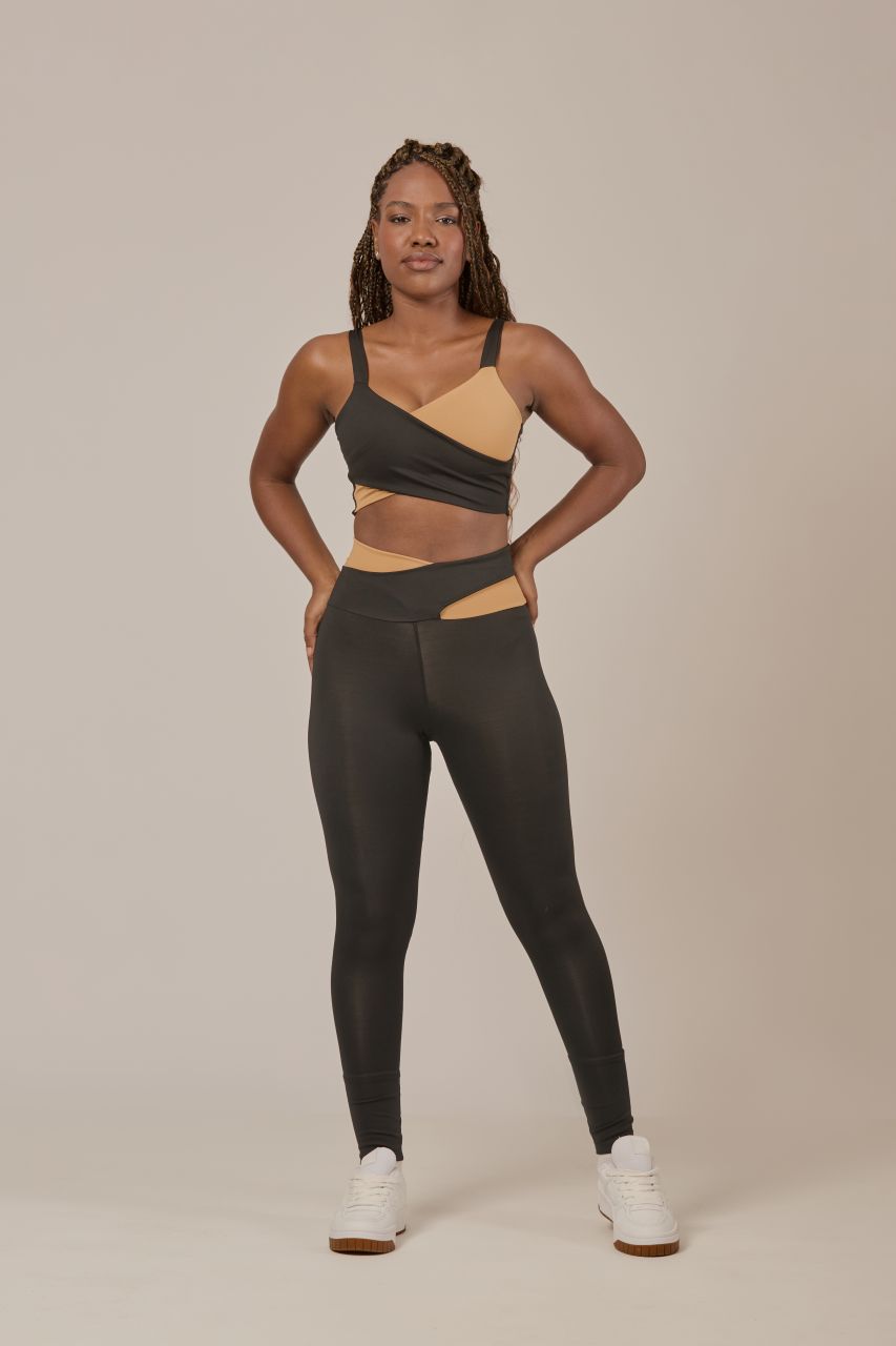 High-End Classic Fit Top Black and Beige